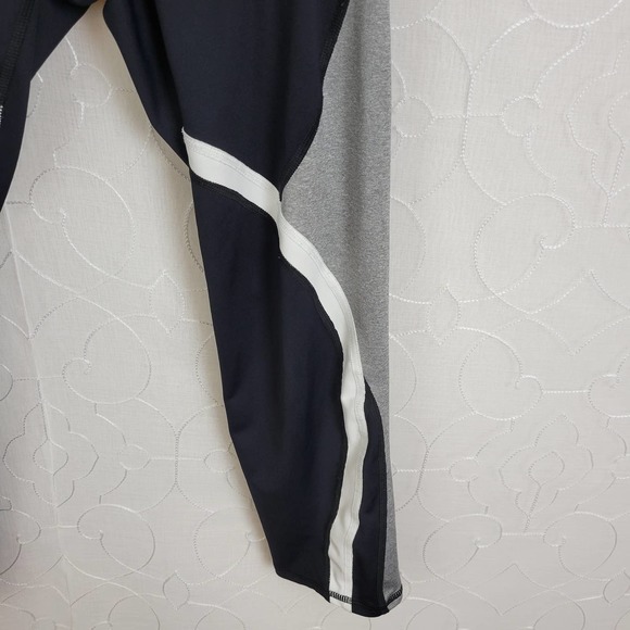 Fila Sports Women's Capri Leggings Small Colorblock Hidden Pocket High Waist - Picture 6 of 6